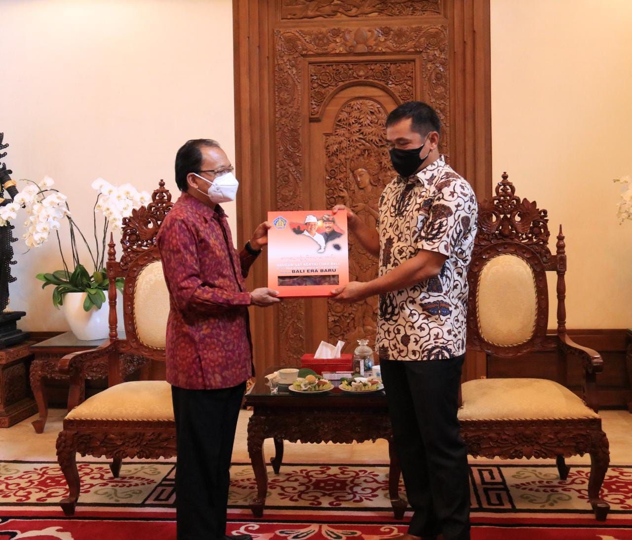 podiumnews.com-Mulai Bertugas di Bali, Pangdam IX/Udayana Temui Gubernur Koster